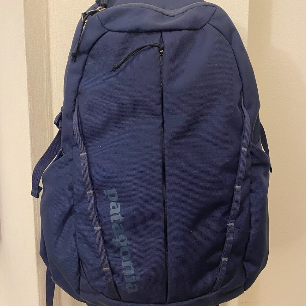Patagonia Refugio 28L Backpack (Navy)